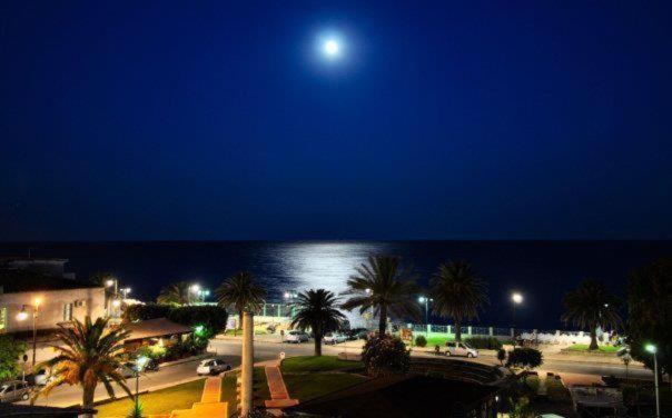 Hotel Mediterraneo Roccella Ionica Εξωτερικό φωτογραφία