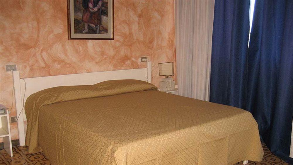 Hotel Mediterraneo Roccella Ionica Εξωτερικό φωτογραφία